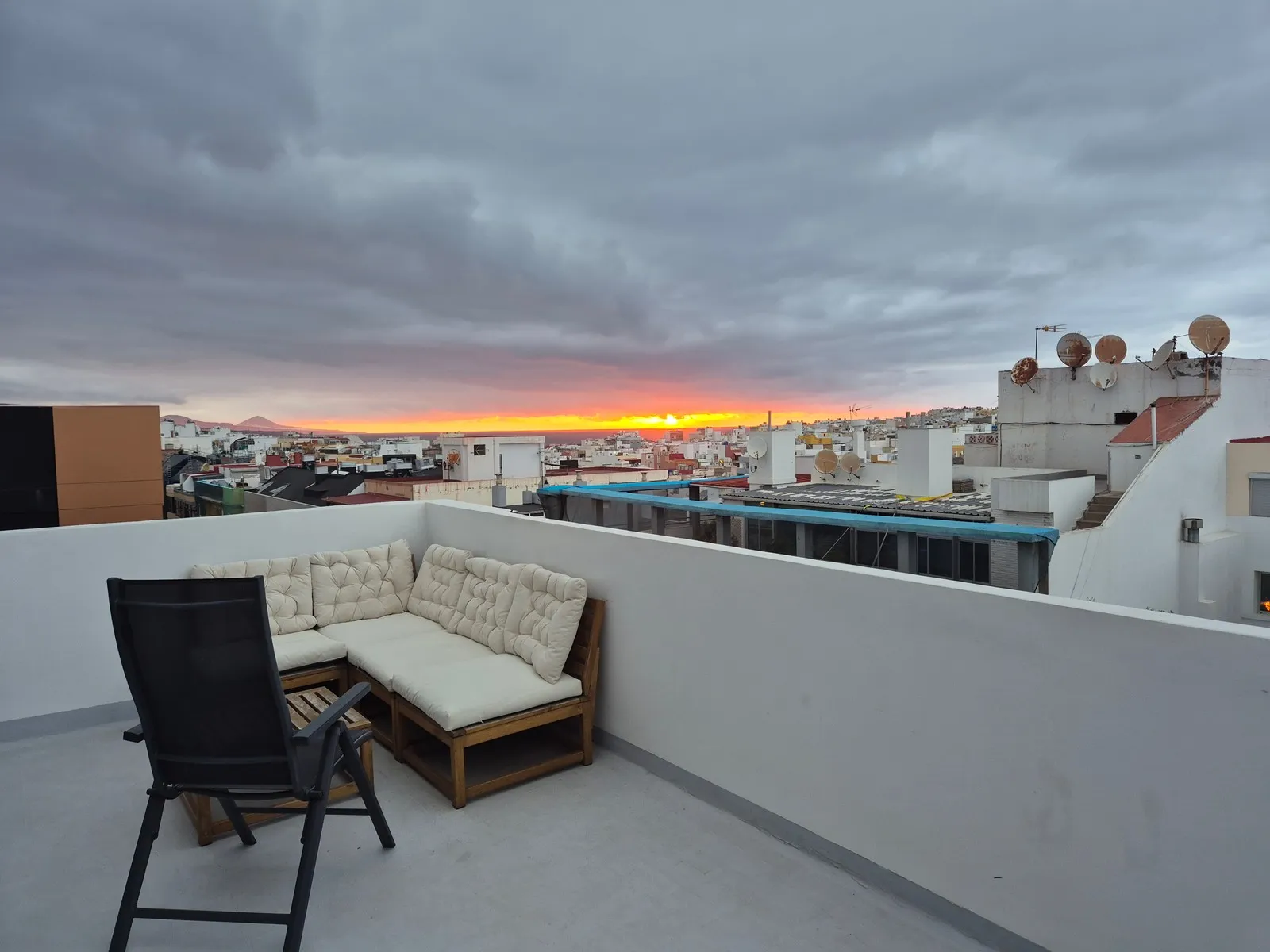 Northern terrace at J48 Penthouse - sunset