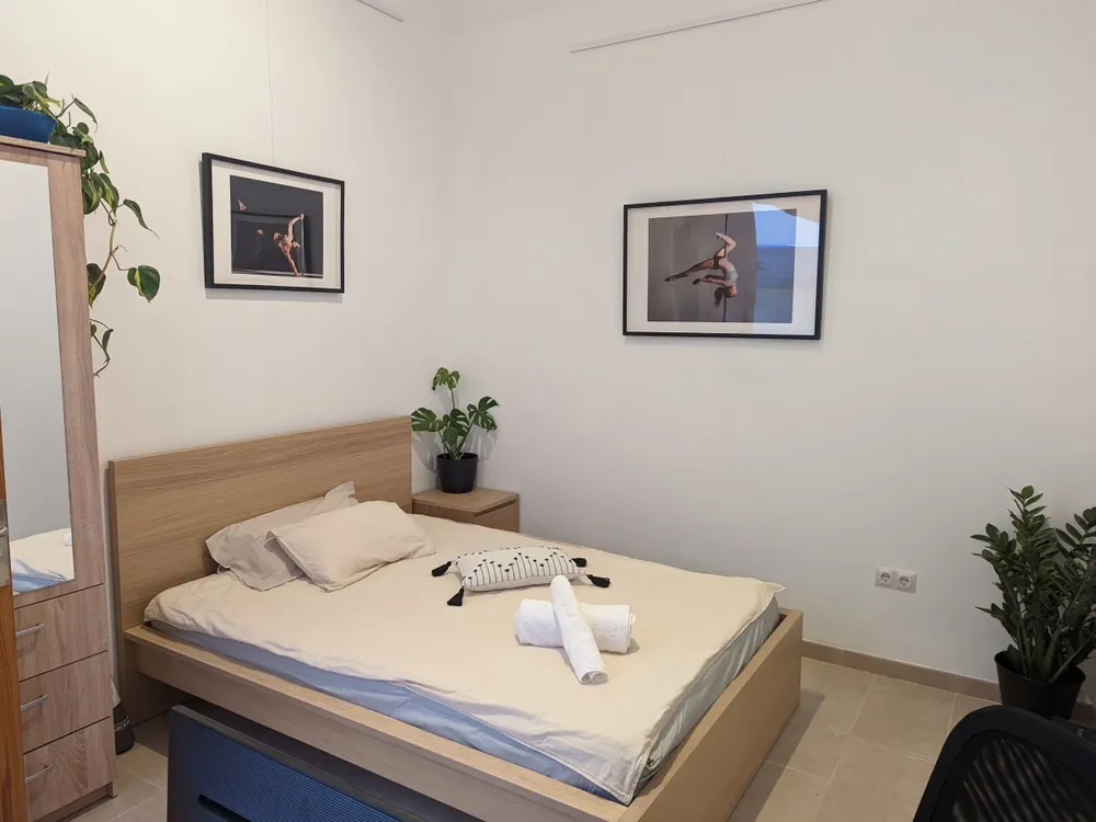 Pole Palace - bedroom