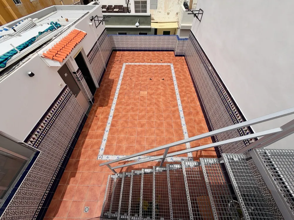 Sport rooftop terrace at U32 Headquarter - seen from above, pull-up bar