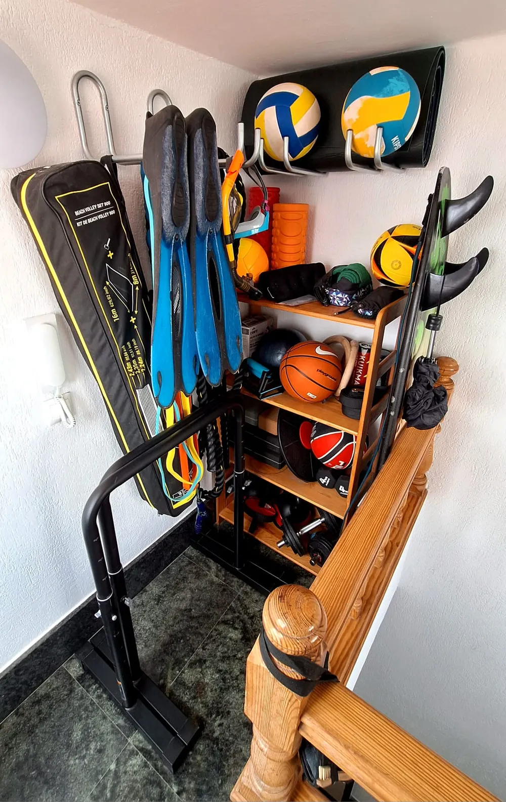 Staircase at U32 Headquarter - sport equipment, weights, volleyball net, battle rope