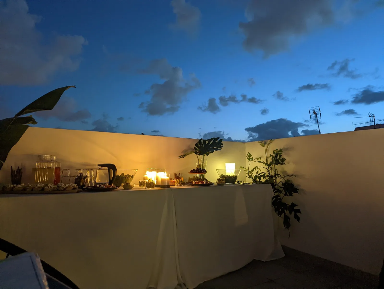 Sunbathing terrace at U32 Headquarter - rooftop dinner, rooftop terrace, candlelight, at night