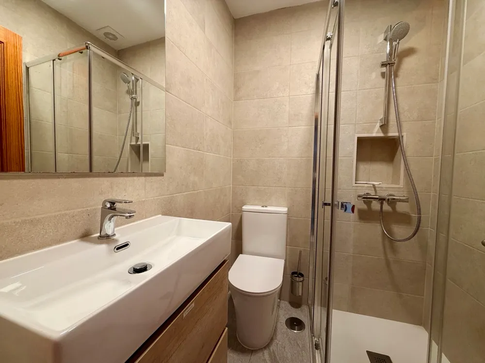 Third and smallest shared bathroom at U32 Headquarter